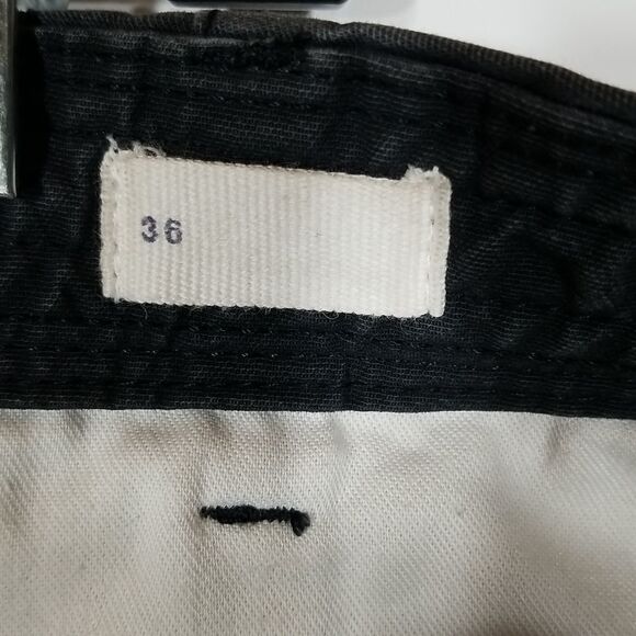 Gap Shorts Women's Size 36 Front And Rear Pockets Belt Loops Distressed Fade - Picture 9 of 10